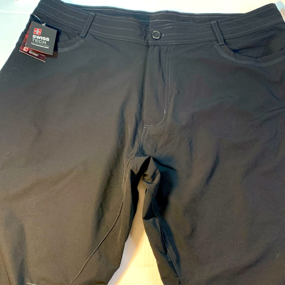 SWISS TECH men’s pants 40x30 NWT